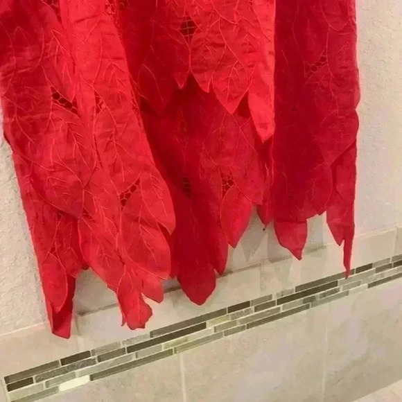 Gorgeous 100% linen skirt. Uniquely detailed hem.. - Picture 5 of 9